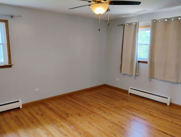 904 S Edward Street, Mount Prospect, IL 60056