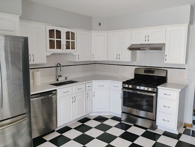 904 S Edward Street, Mount Prospect, IL 60056
