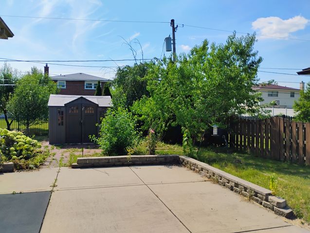 904 S Edward Street, Mount Prospect, IL 60056