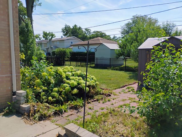 904 S Edward Street, Mount Prospect, IL 60056