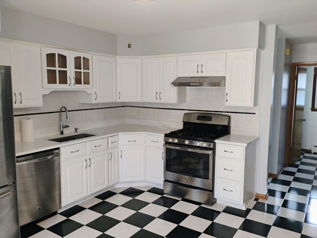904 S Edward Street, Mount Prospect, IL 60056