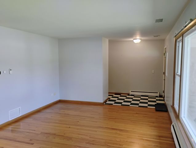 904 S Edward Street, Mount Prospect, IL 60056