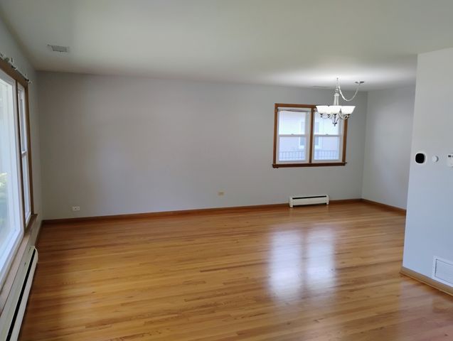 904 S Edward Street, Mount Prospect, IL 60056