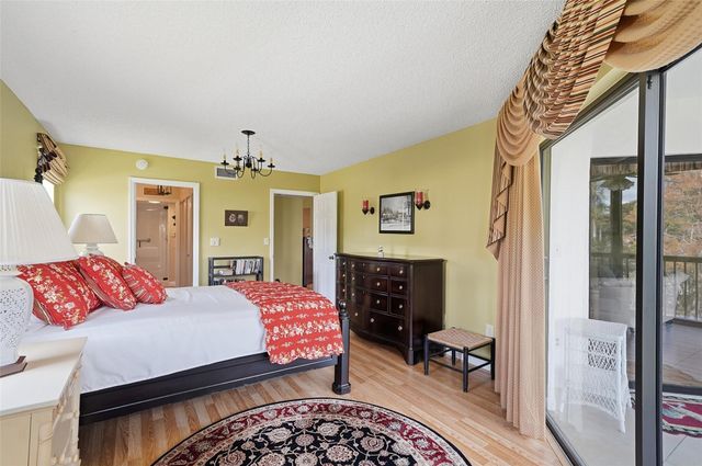 7555 Fairfax Drive 214, Tamarac, FL 33321