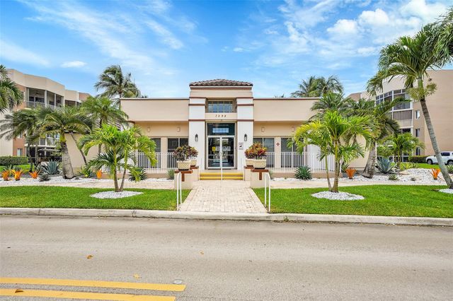 7555 Fairfax Drive 214, Tamarac, FL 33321