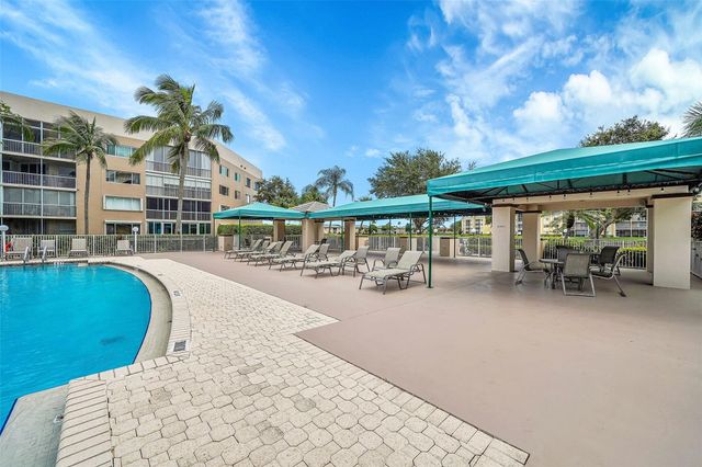 7555 Fairfax Drive 214, Tamarac, FL 33321