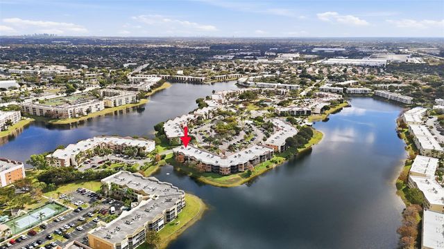 7555 Fairfax Drive 214, Tamarac, FL 33321