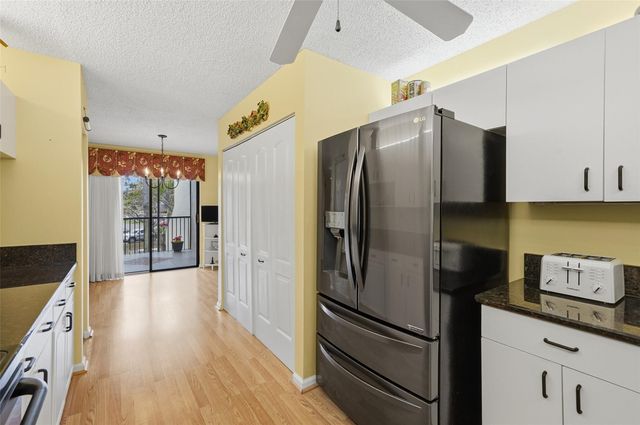 7555 Fairfax Drive 214, Tamarac, FL 33321