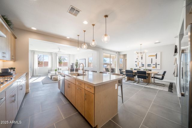 7921 E RALEIGH Avenue, Mesa, AZ 85212