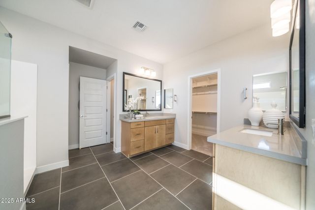 7921 E RALEIGH Avenue, Mesa, AZ 85212