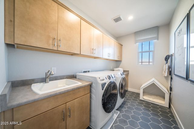 7921 E RALEIGH Avenue, Mesa, AZ 85212