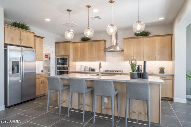 7921 E RALEIGH Avenue, Mesa, AZ 85212