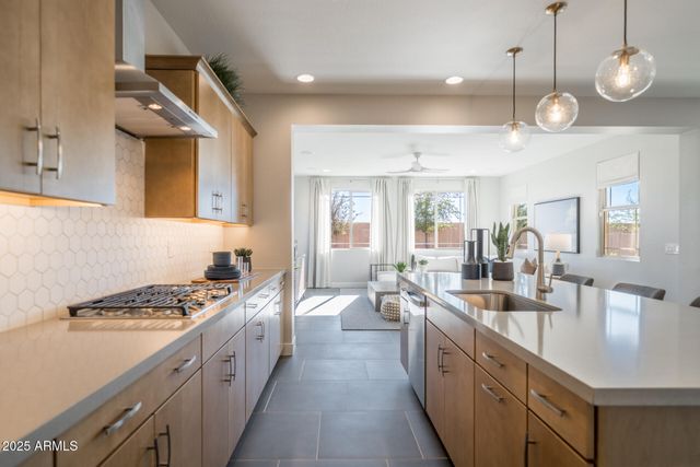 7921 E RALEIGH Avenue, Mesa, AZ 85212