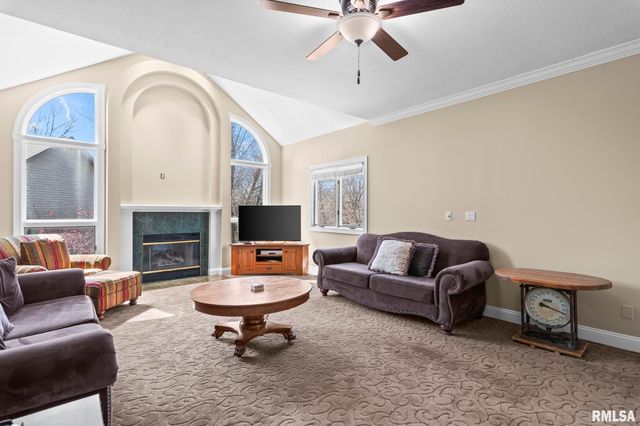 1601 Ascot Chase, Sherman, IL 62684