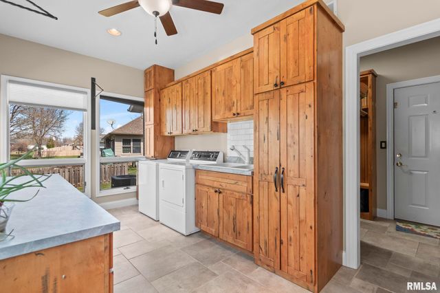 1601 Ascot Chase, Sherman, IL 62684