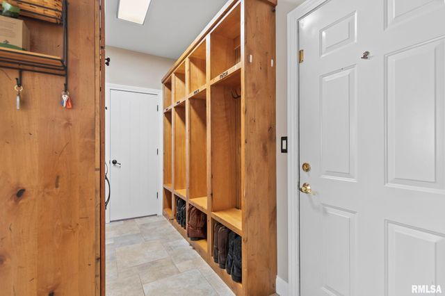 1601 Ascot Chase, Sherman, IL 62684