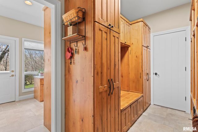 1601 Ascot Chase, Sherman, IL 62684