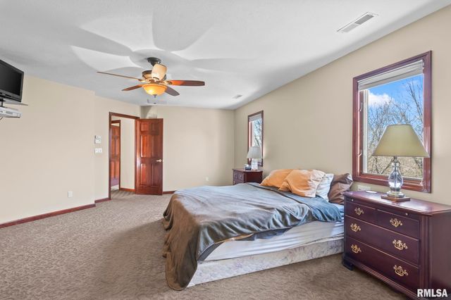 1601 Ascot Chase, Sherman, IL 62684