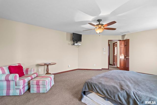 1601 Ascot Chase, Sherman, IL 62684