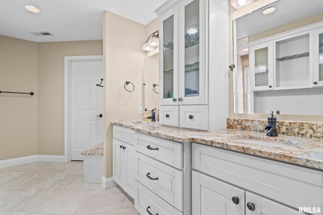 1601 Ascot Chase, Sherman, IL 62684