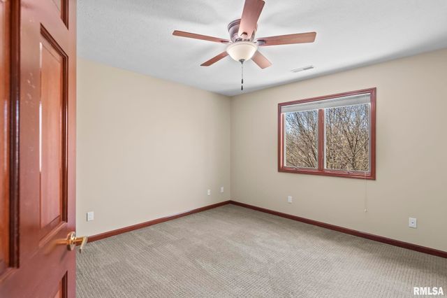 1601 Ascot Chase, Sherman, IL 62684