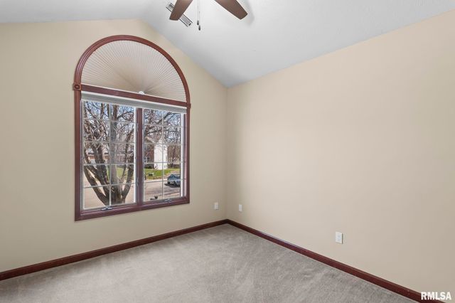 1601 Ascot Chase, Sherman, IL 62684