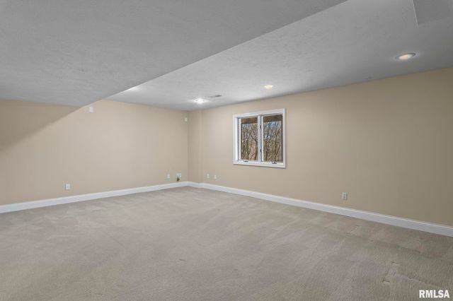 1601 Ascot Chase, Sherman, IL 62684