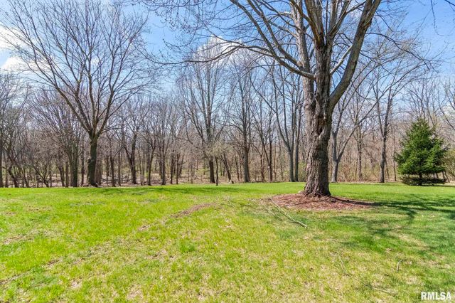 1601 Ascot Chase, Sherman, IL 62684