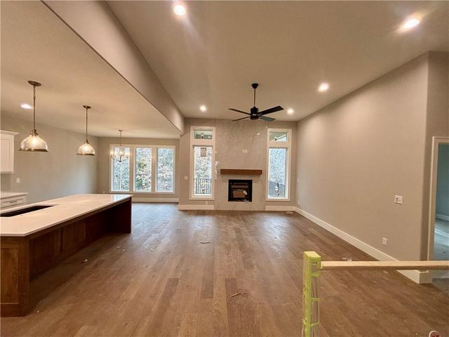 1206 NW 5th Street, Oak Grove, MO 64075