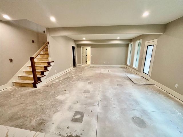 1206 NW 5th Street, Oak Grove, MO 64075