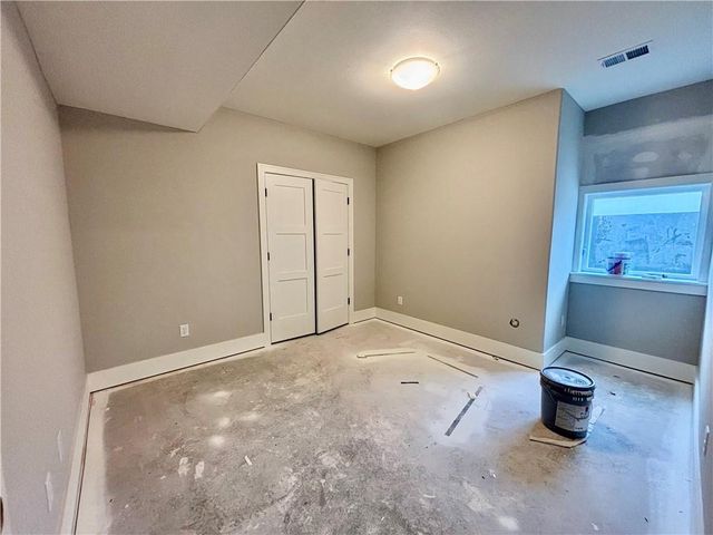 1206 NW 5th Street, Oak Grove, MO 64075