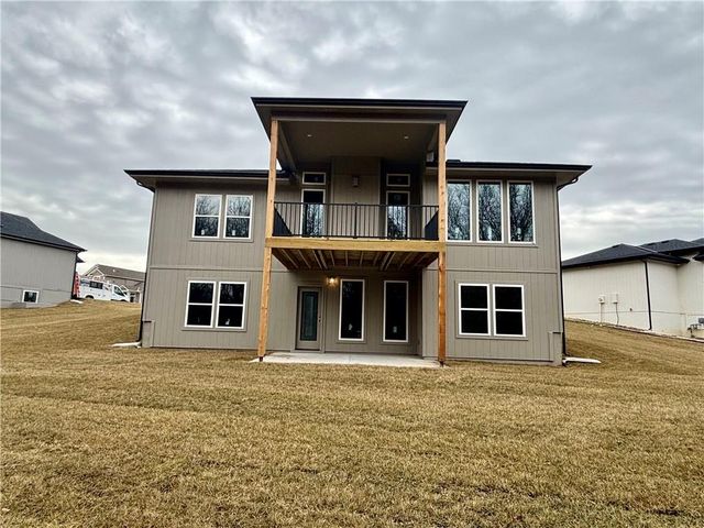 1206 NW 5th Street, Oak Grove, MO 64075