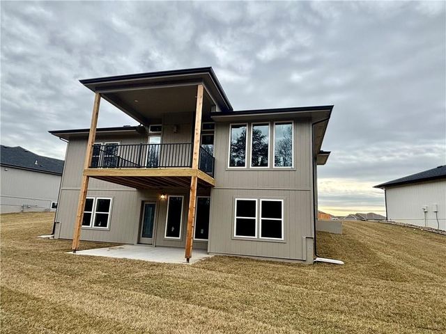 1206 NW 5th Street, Oak Grove, MO 64075