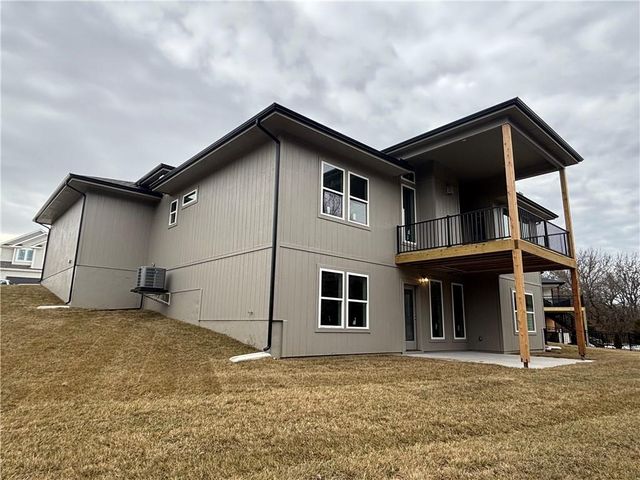 1206 NW 5th Street, Oak Grove, MO 64075