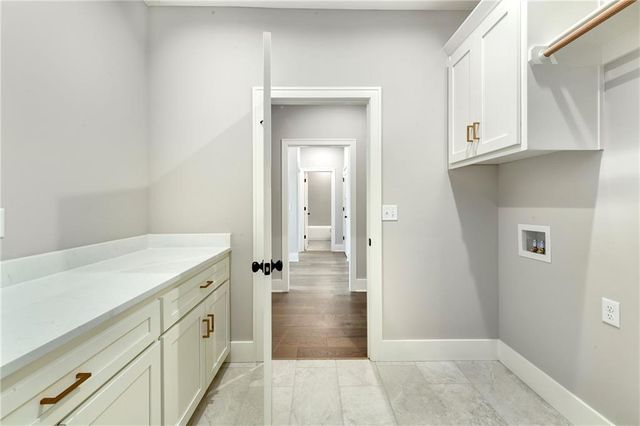 1206 NW 5th Street, Oak Grove, MO 64075