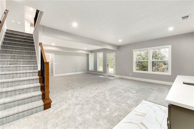 1206 NW 5th Street, Oak Grove, MO 64075