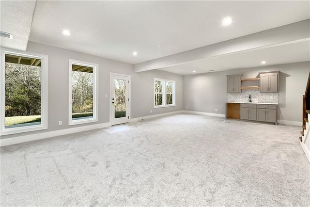 1206 NW 5th Street, Oak Grove, MO 64075