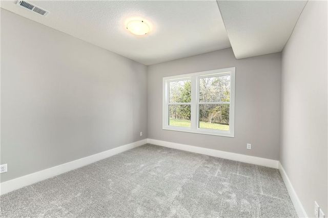 1206 NW 5th Street, Oak Grove, MO 64075