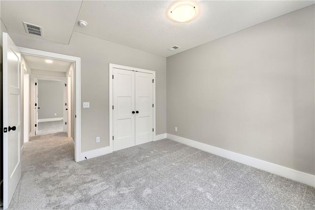 1206 NW 5th Street, Oak Grove, MO 64075