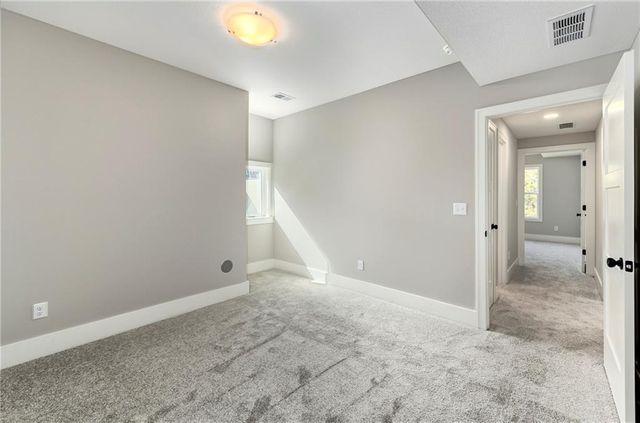 1206 NW 5th Street, Oak Grove, MO 64075