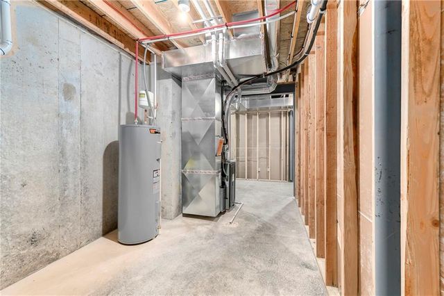 1206 NW 5th Street, Oak Grove, MO 64075