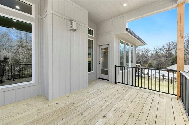 1206 NW 5th Street, Oak Grove, MO 64075