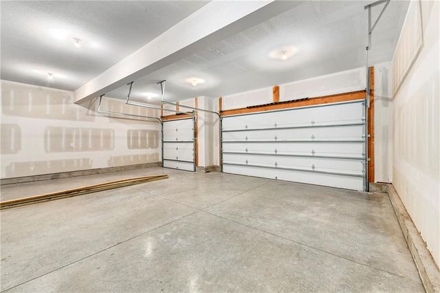 1206 NW 5th Street, Oak Grove, MO 64075