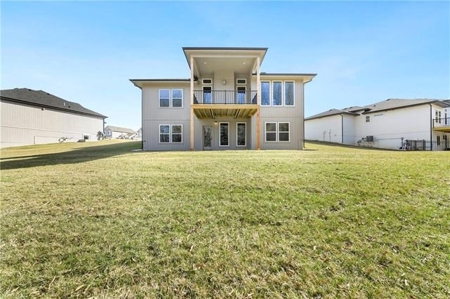 1206 NW 5th Street, Oak Grove, MO 64075