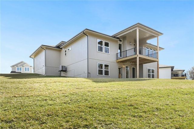 1206 NW 5th Street, Oak Grove, MO 64075