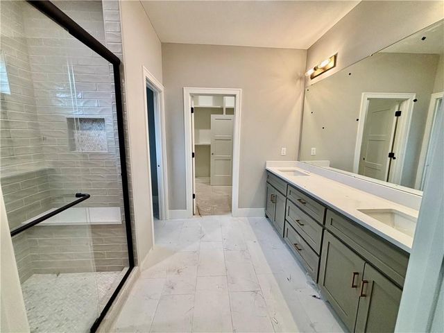 1206 NW 5th Street, Oak Grove, MO 64075