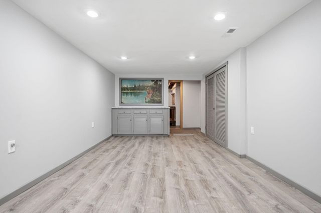 1100 W 73rd Street, Richfield, MN 55423
