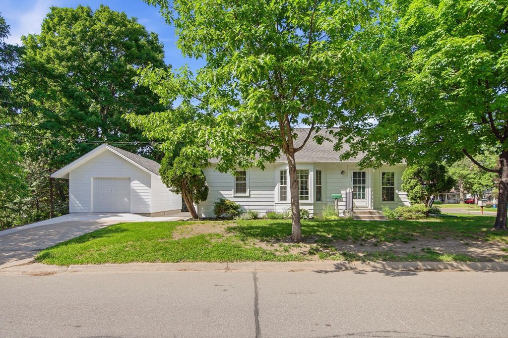 1100 W 73rd Street, Richfield, MN 55423