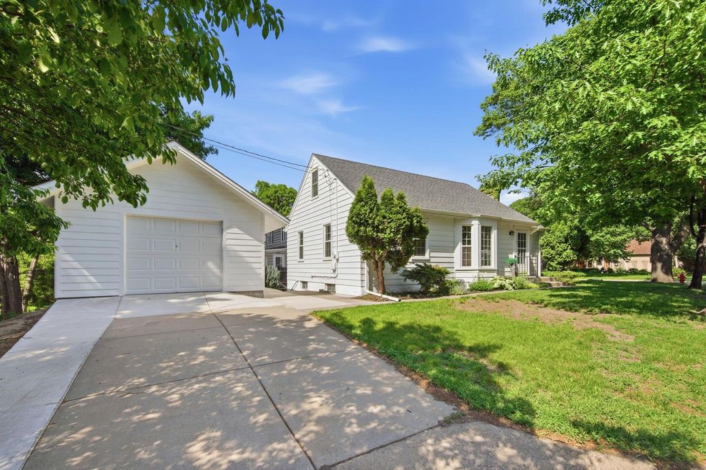1100 W 73rd Street, Richfield, MN 55423 — photo 2