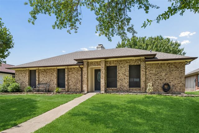 1725 Mayflower Drive, Carrollton, TX 75007